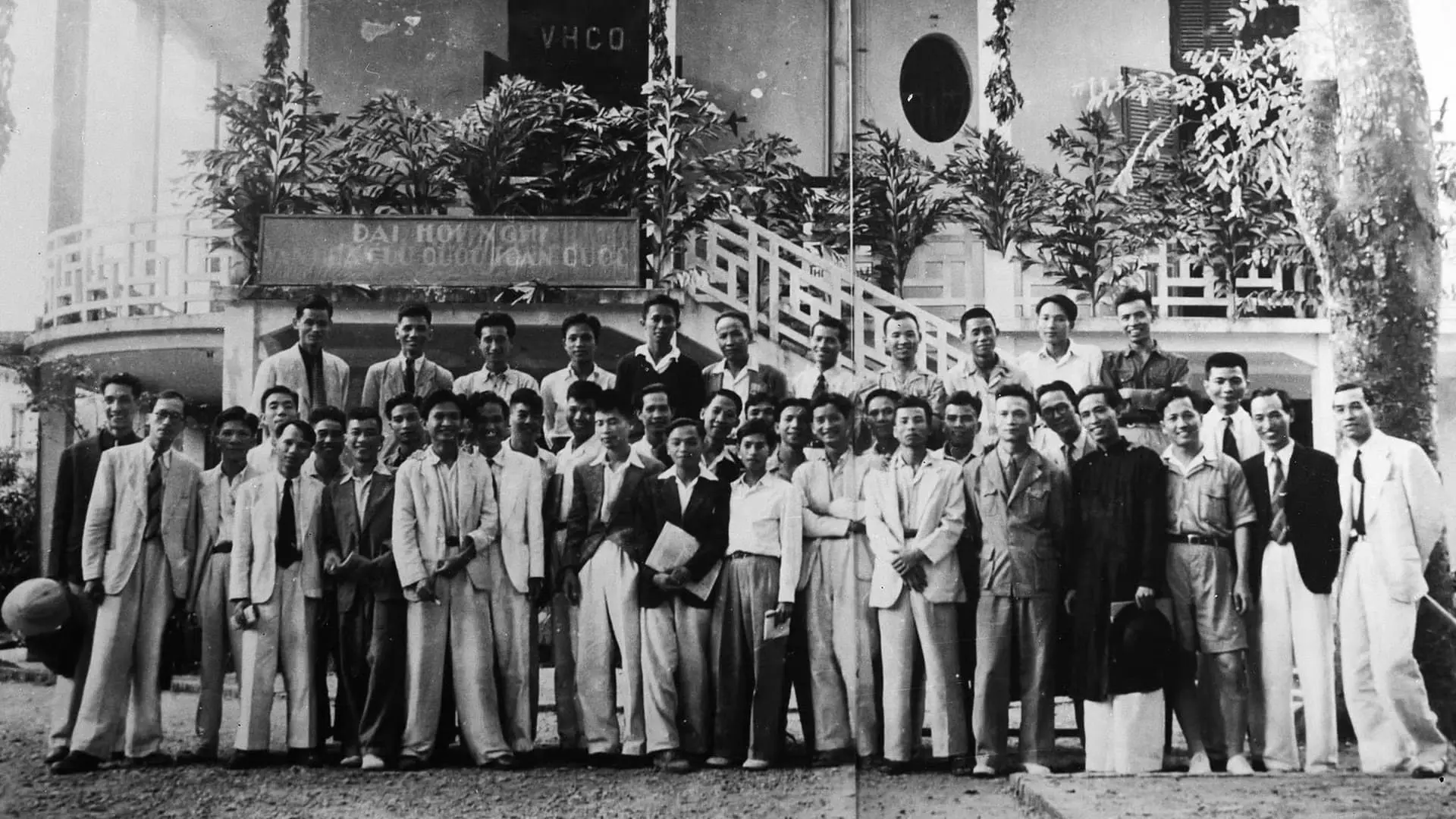 Hội nghị Văn hóa toàn quốc lần thứ nhất ngày 24/11/1946 tại Nhà hát Lớn Hà Nội - Chủ tịch Hồ Chí Minh phát biểu khai mạc, đặt nền móng cho đường lối phát triển văn hóa Việt Nam